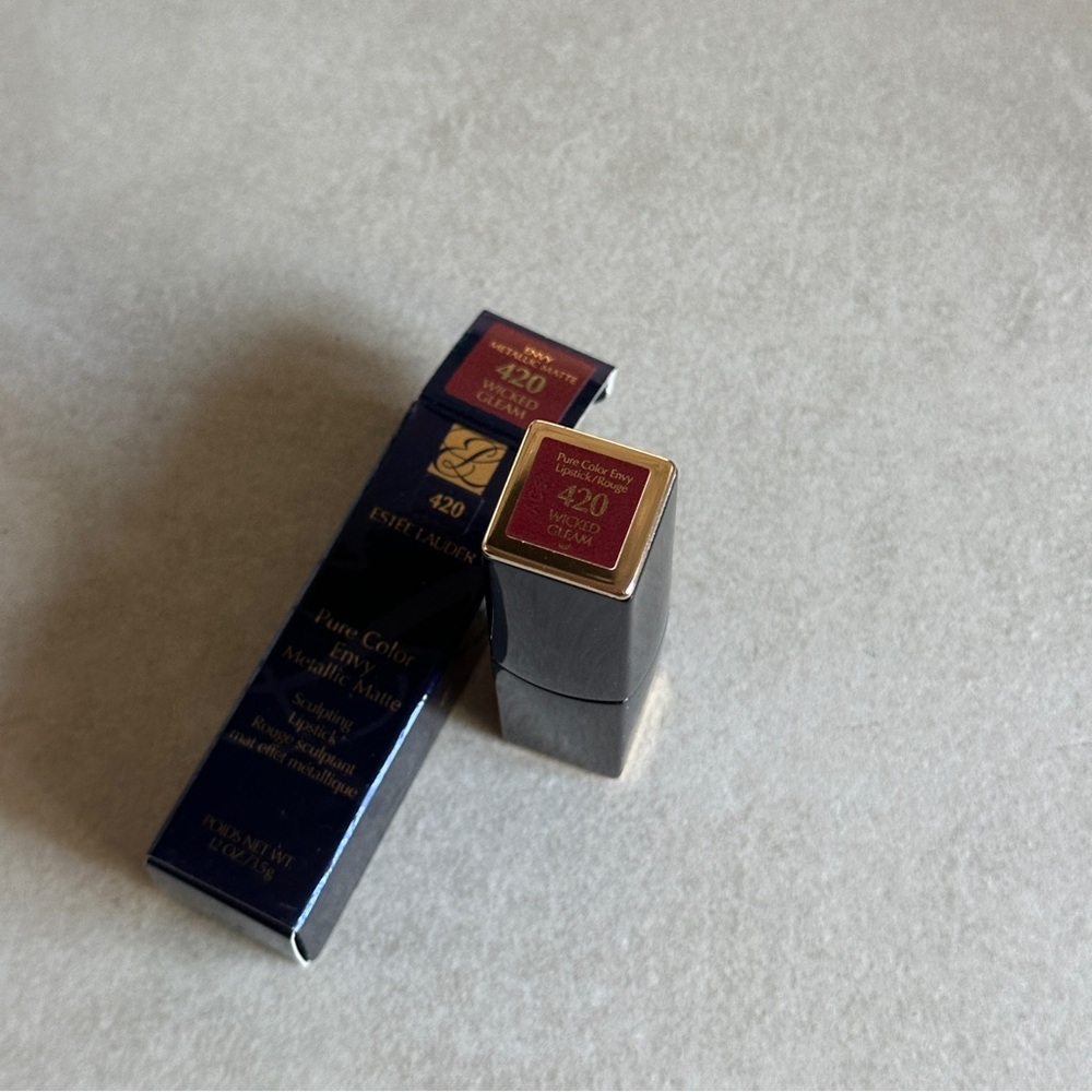 Estée Lauder Pure Color Envy Metallic Matte Lipstick - Wicked Gleam (Berry) - Picture 3 of 3